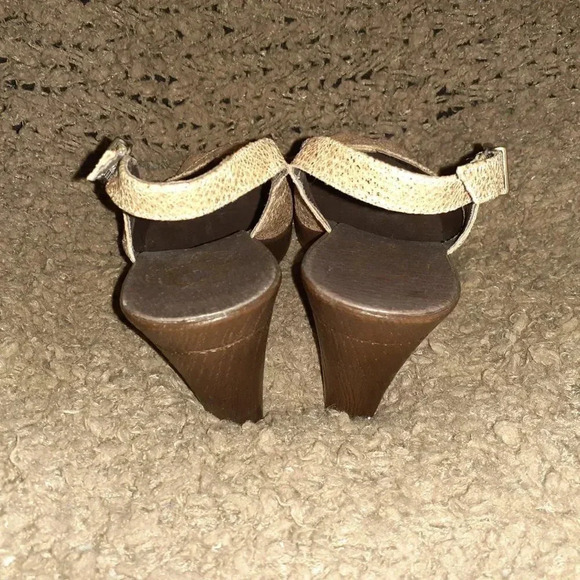 KARSTON (EMILIE KARSTON NOW)-Cracked Gold Leather Slingbacks-Sz 39-NWOB - Picture 5 of 7